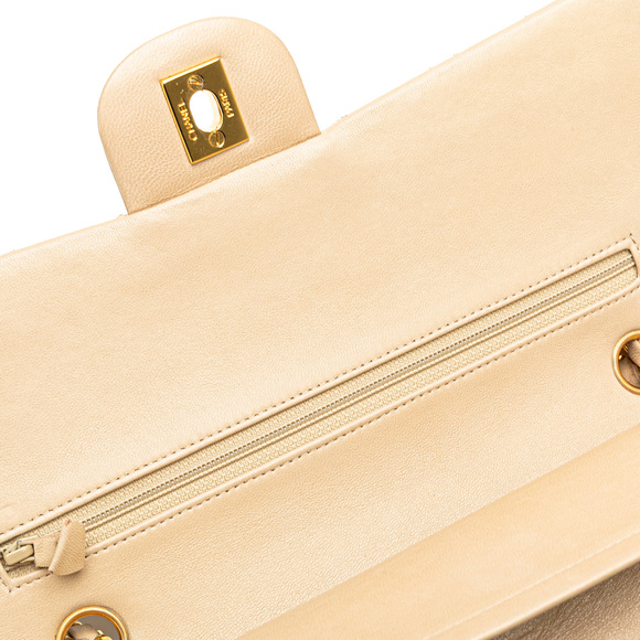 Pre-Loved Chanel Medium Classic Lambskin Double Flap - Picture 9 of 12